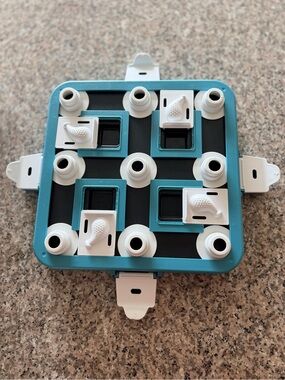 Dog Puzzle Toy Treat Dispenser – Interactive Brain Game – Like New